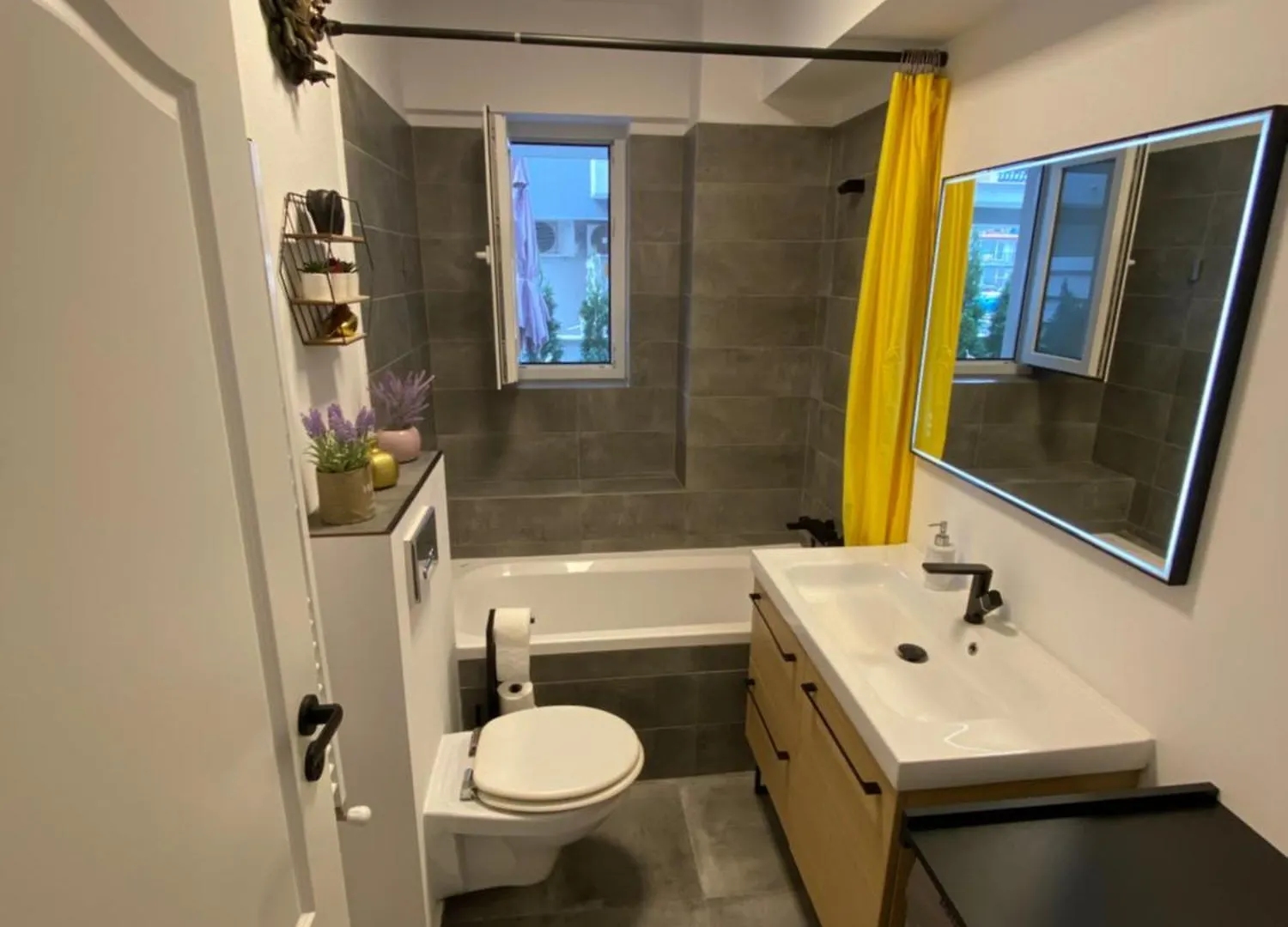 Air 2 Bedroom Apartment & Terraces Otopeni 0*,  Romania