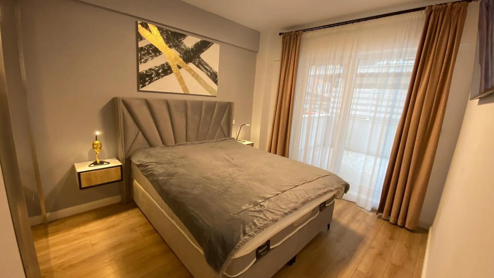Air 2 Bedroom Apartment & Terraces Otopeni 0*,
