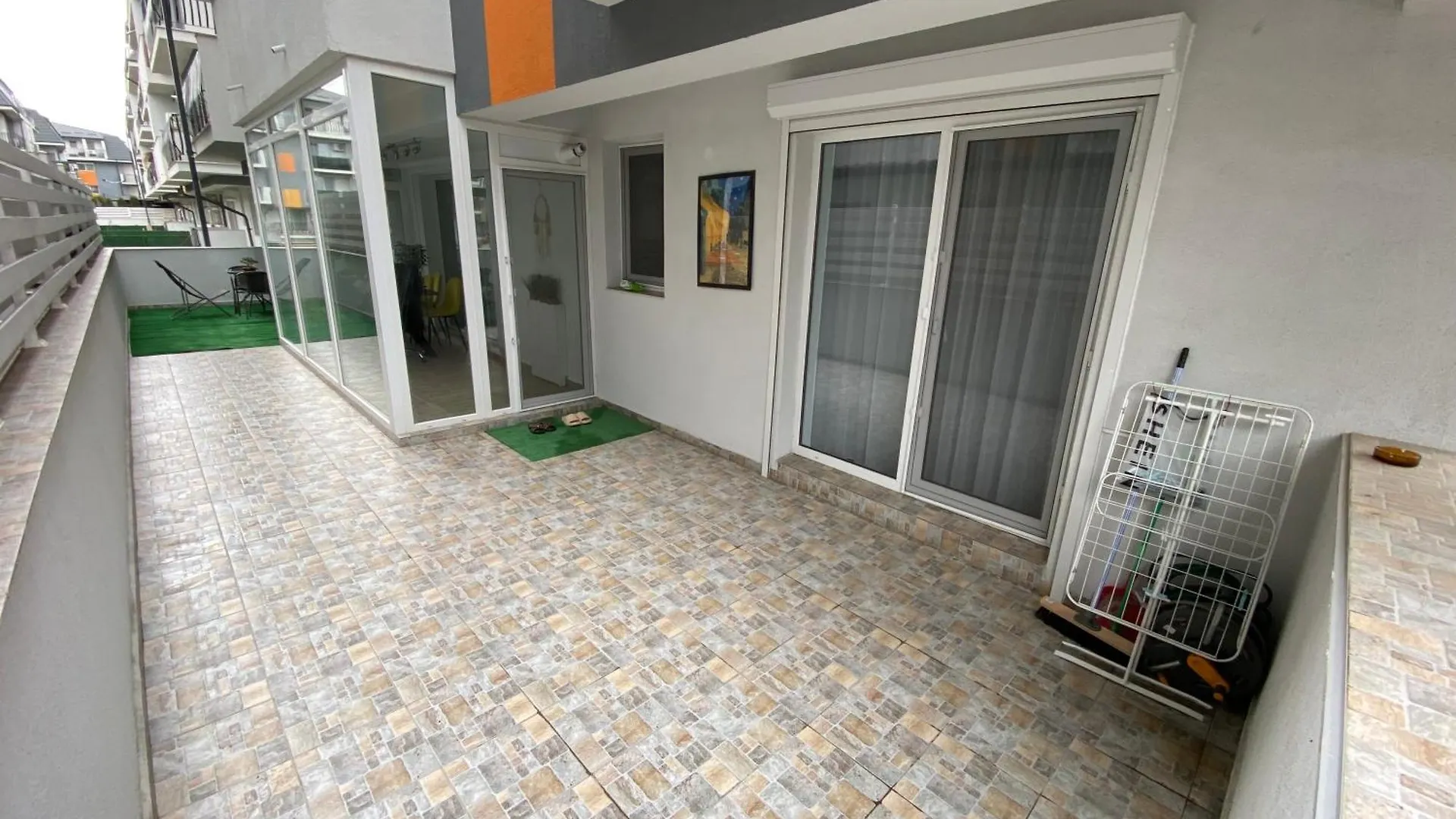 Air 2 Bedroom Apartment & Terraces Otopeni 0*,  Romania