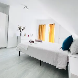 Mira New In Near Airport Apartment