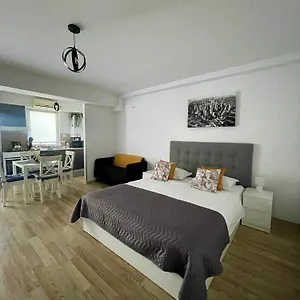 דירה Bucharest Airport Henri Coanda & Therme-self Check-in, אוטופן