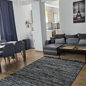 Doxa Airport Apartment